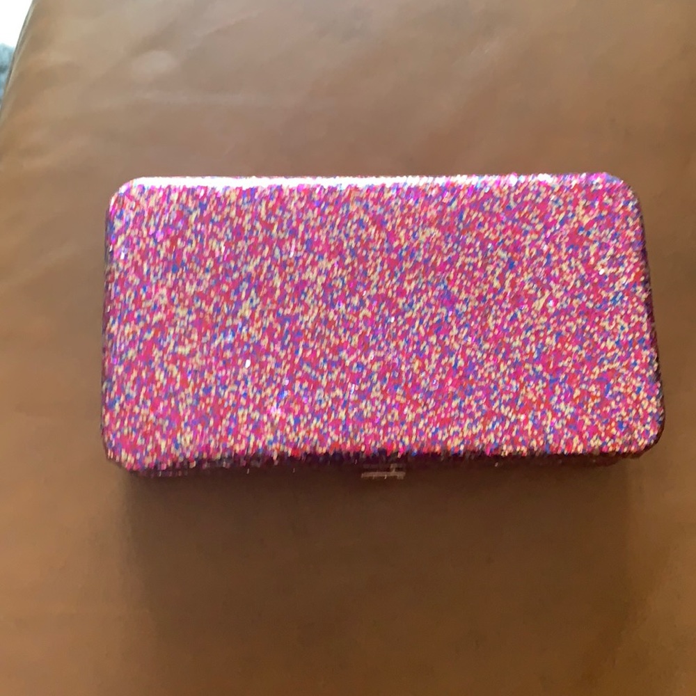 Tarte clutch